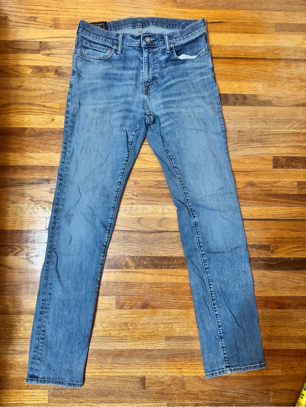 Kennan Straight Men's Jeans in Light Blue Wash